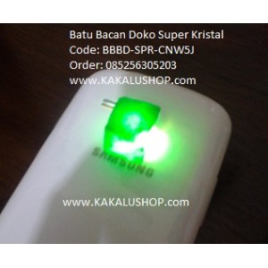 Bongkahan Batu Bacan Doko Super Kristal Tembus Sinar