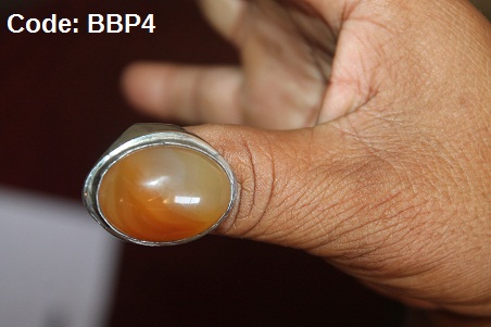 Batu Bacan Palamea Warna Bening Tembus Cahaya (Kristal)